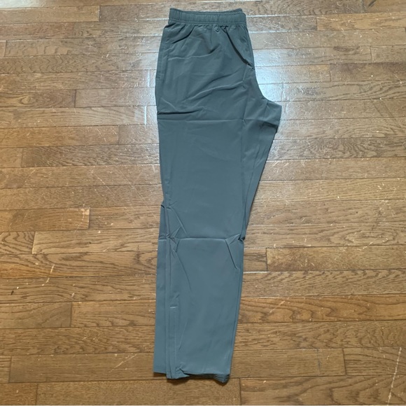 Gymshark Mens Slim Fit Arrival Woven Jogger | L | Charcoal Grey NEW!! - Picture 8 of 16